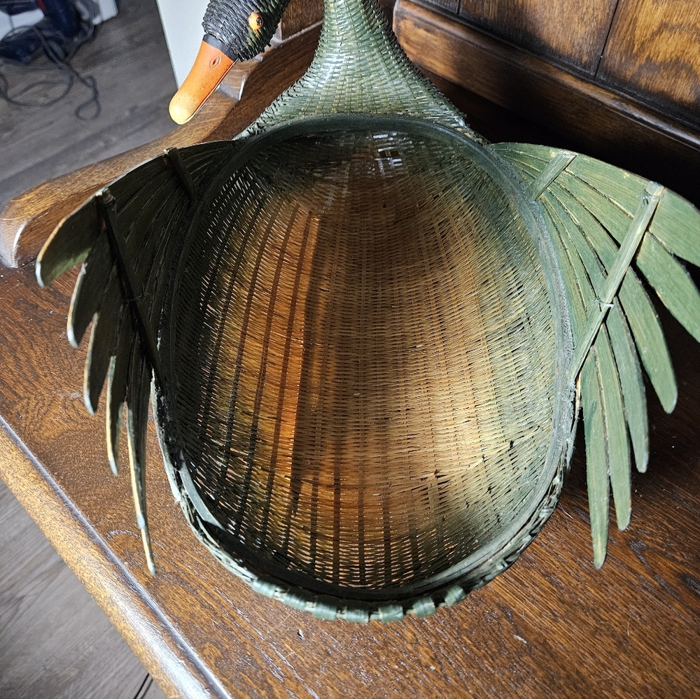Vintage Canadian Duck Green and Orange Shaped Basket . - Picture 8 of 12